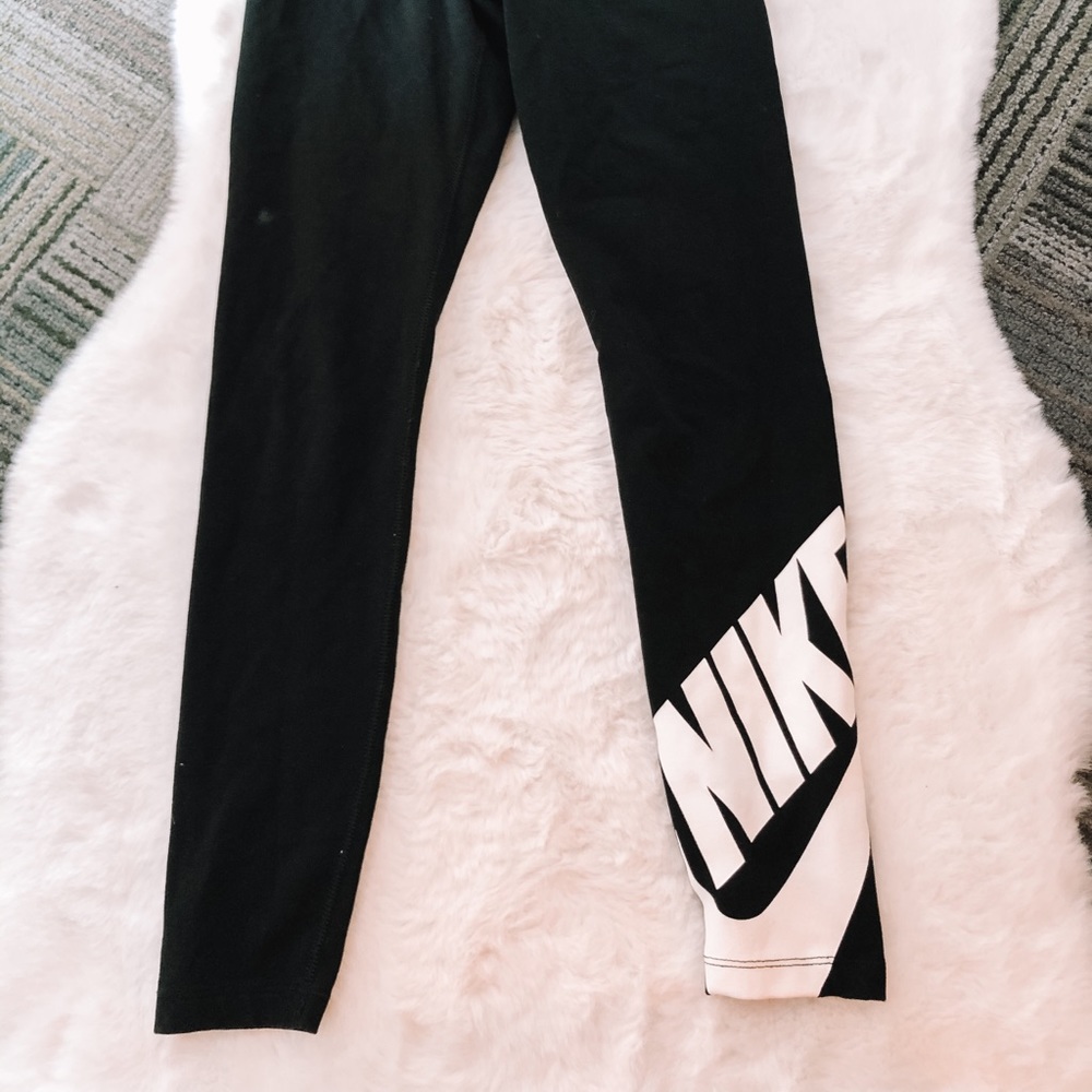 Nike Black Leggings!! - Picture 4 of 10